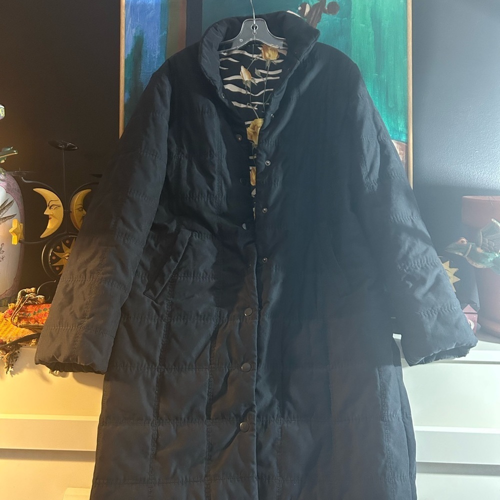 CORTE DEI GONZAGA Women's Black Quilted Long Coat - Classic Winter Jacket - Picture 11 of 12